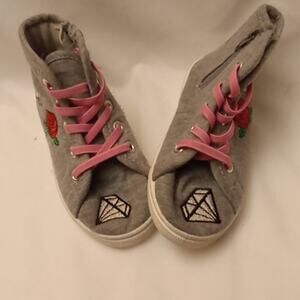 Fabkids Girls Size 9 GRL Power canvas high tops Sneakers. Atleisure,Activewear.